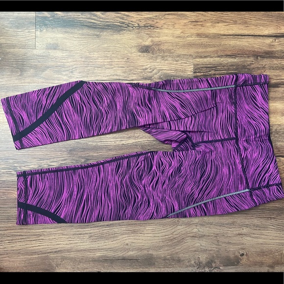 Lululemon crop *rare - Picture 1 of 5